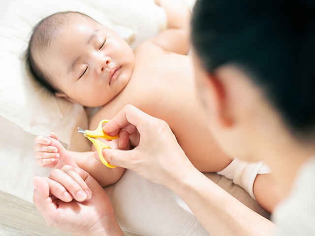 赤ちゃんの爪切りはどうしたらよい？
