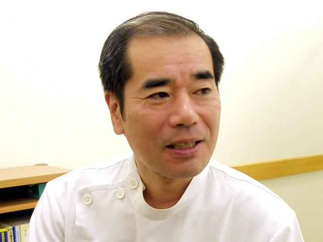 里村 俊彰 院長