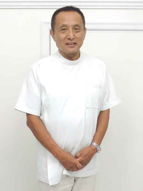 松葉 育郎 院長　