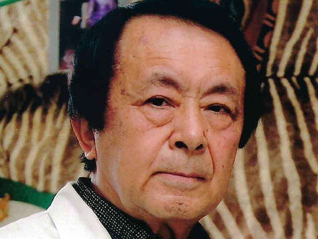 山崎 晴義 院長