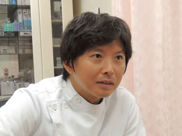 鈴村 健太 院長