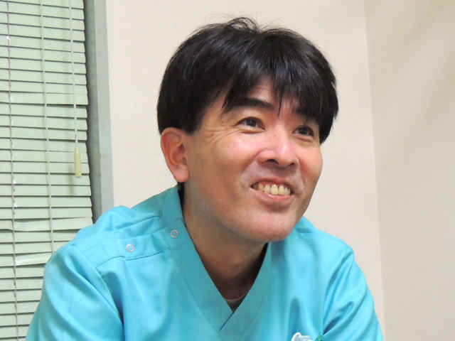 吉岡 慎太郎 院長