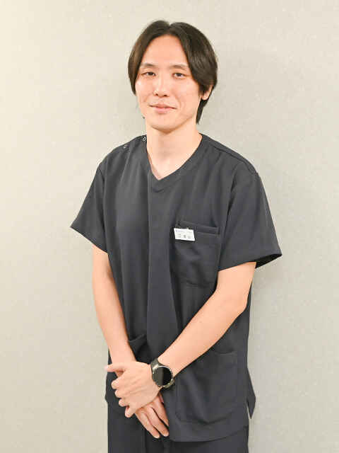 青山 卓弘 院長